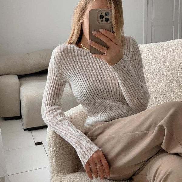 Modest winter blouse for hijabi women – beige knitted design with long sleeves – premium Turkish fabric – available at CATRIXA Belgium with fast EU delivery.
